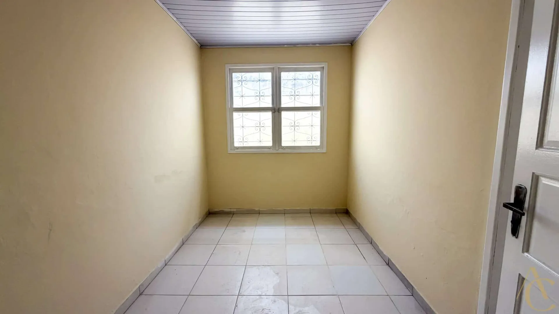 Casa residencial com 4 quartos e 1 banheiro, 263 m² — photo 28