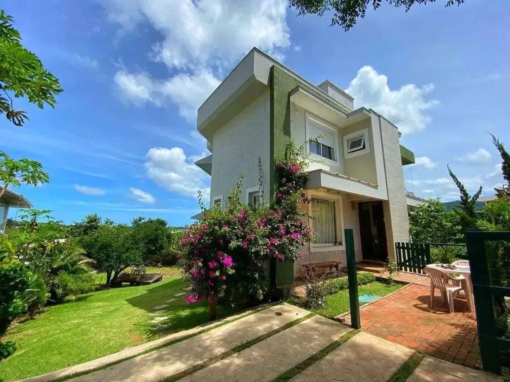 Furnished house with 3 en-suite bedrooms and 4 baths — photo 6