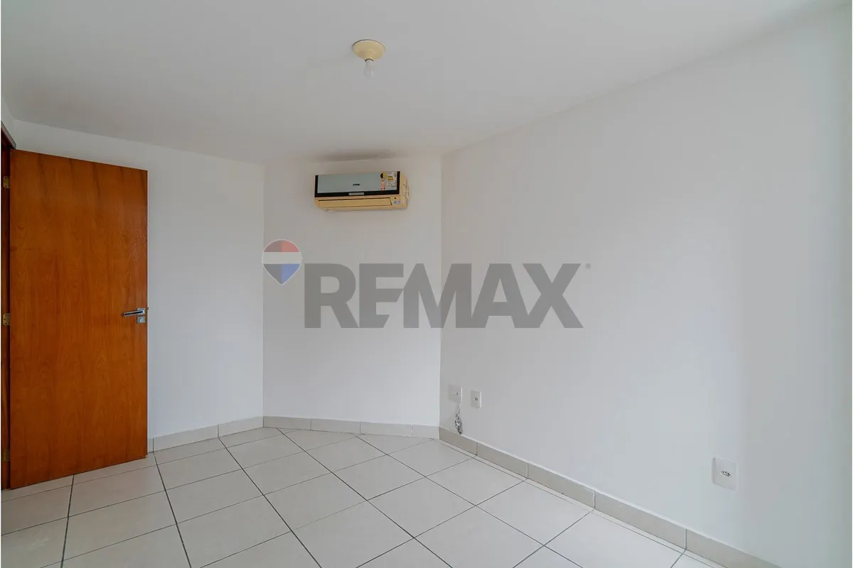 Apartamento de 3 quartos em condomínio com piscina — photo 12