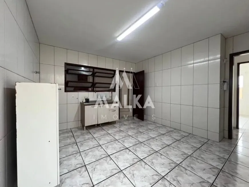 Дом 200 м² с 3 спальнями и ванной при спальне — photo 2