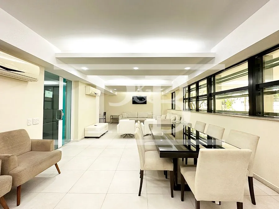 Apartamento com 2 quartos e varanda de vidro fechada — photo 39
