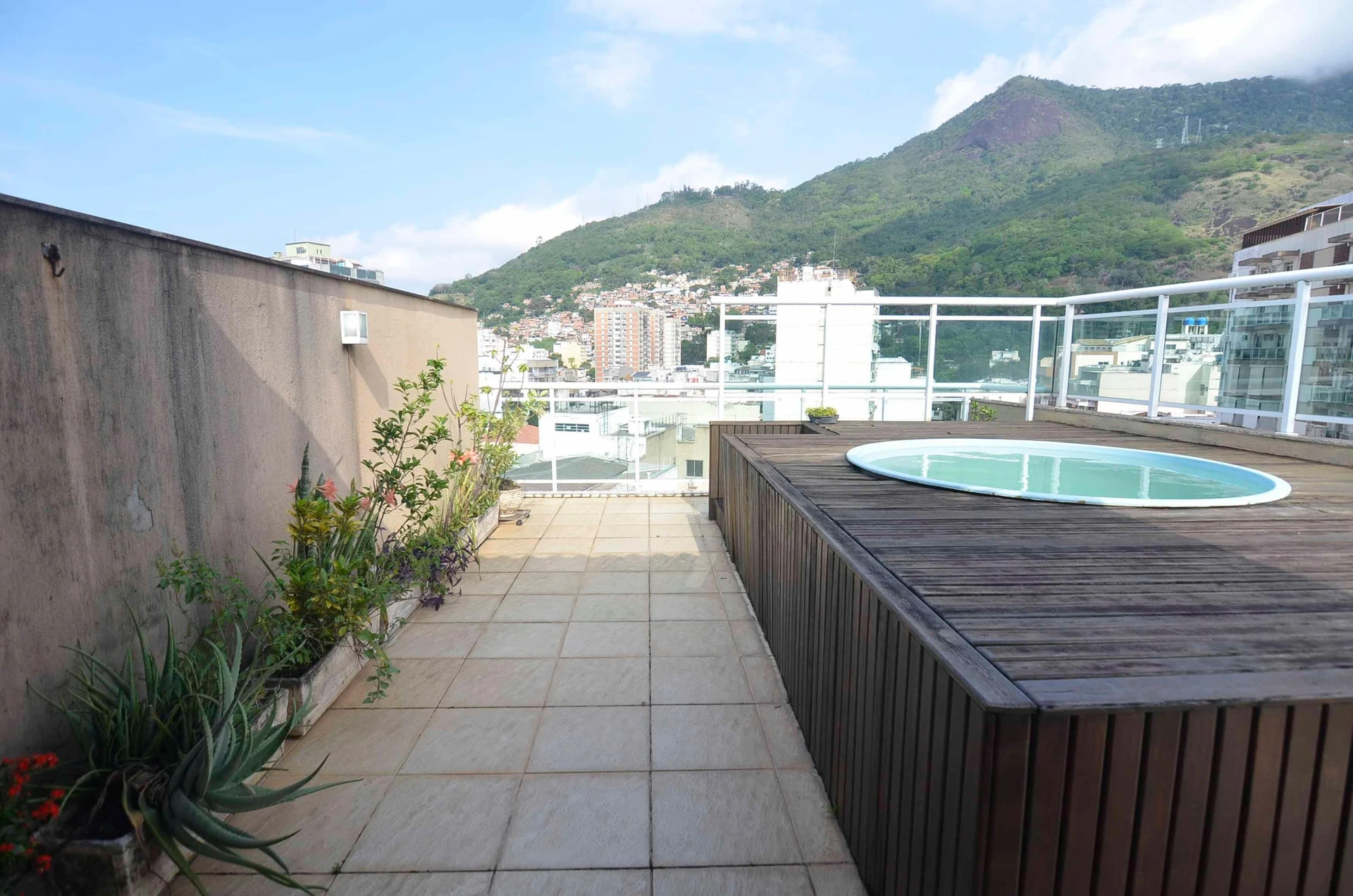 190 m² apartment with a mountain view and a home office — photo 41