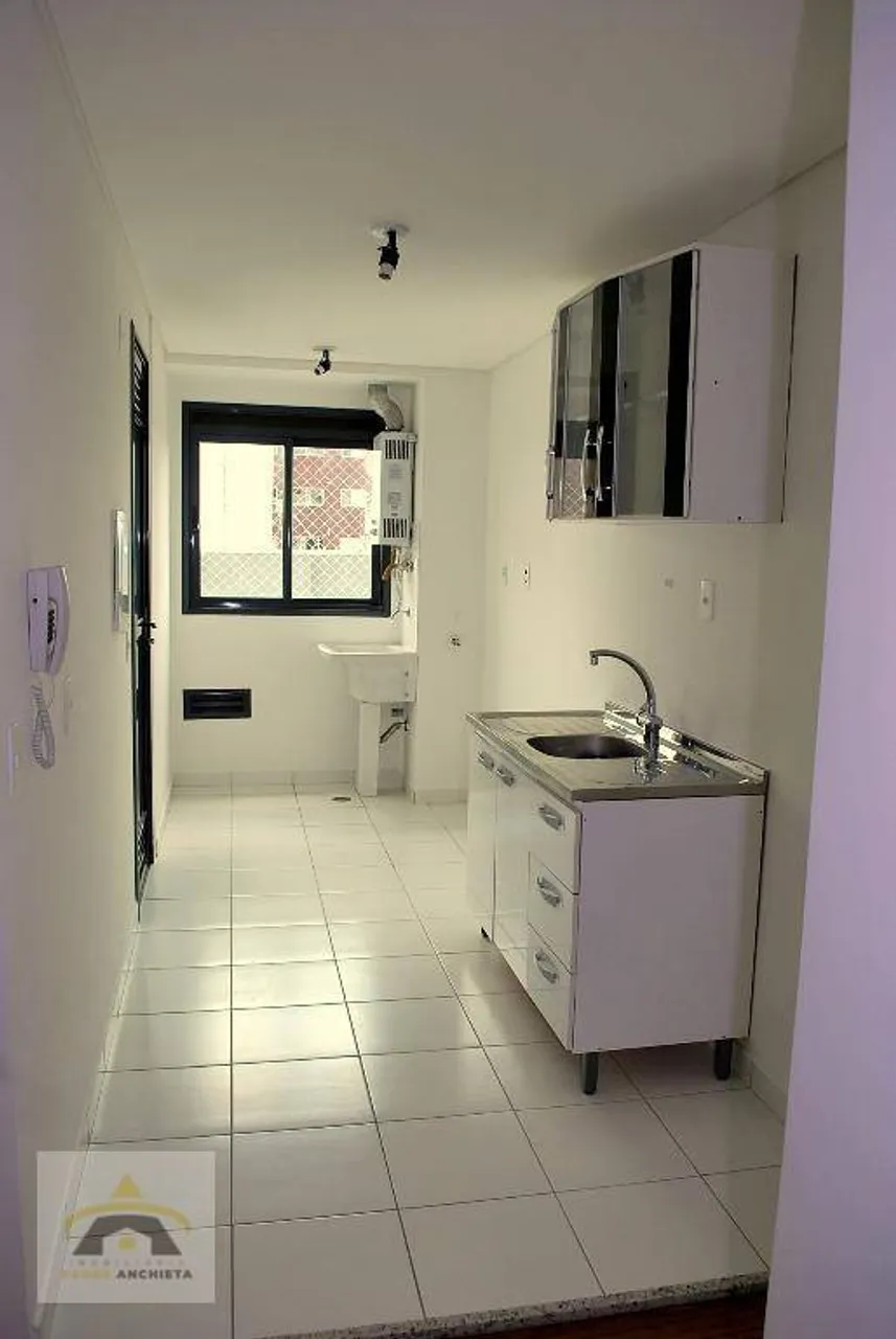 Glass-enclosed balcony in a one-bedroom apartment, 42 m² — photo 5