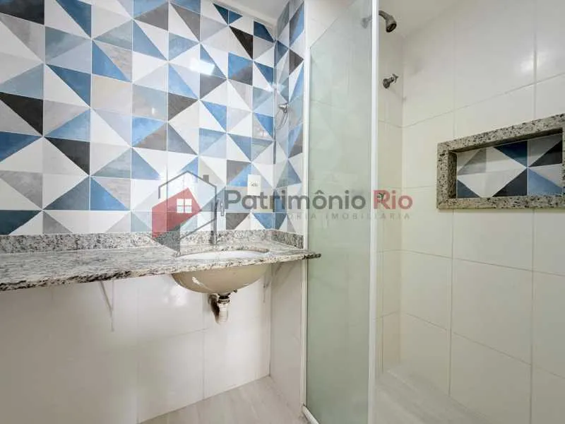 Apartment with 2 bedrooms and balcony with city view — photo 11