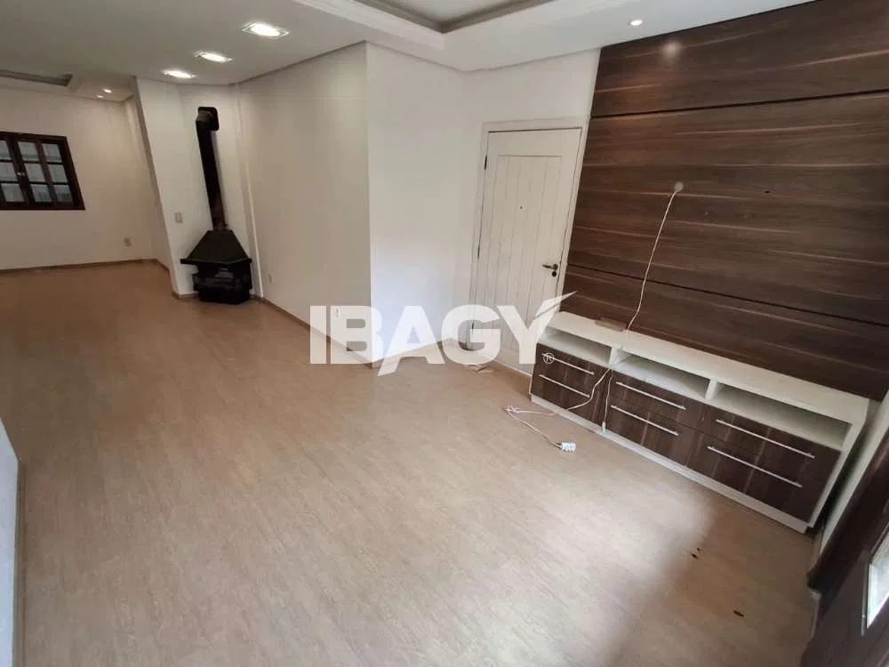 House with 4 bedrooms, 2 bathrooms and 182 m² — photo 2
