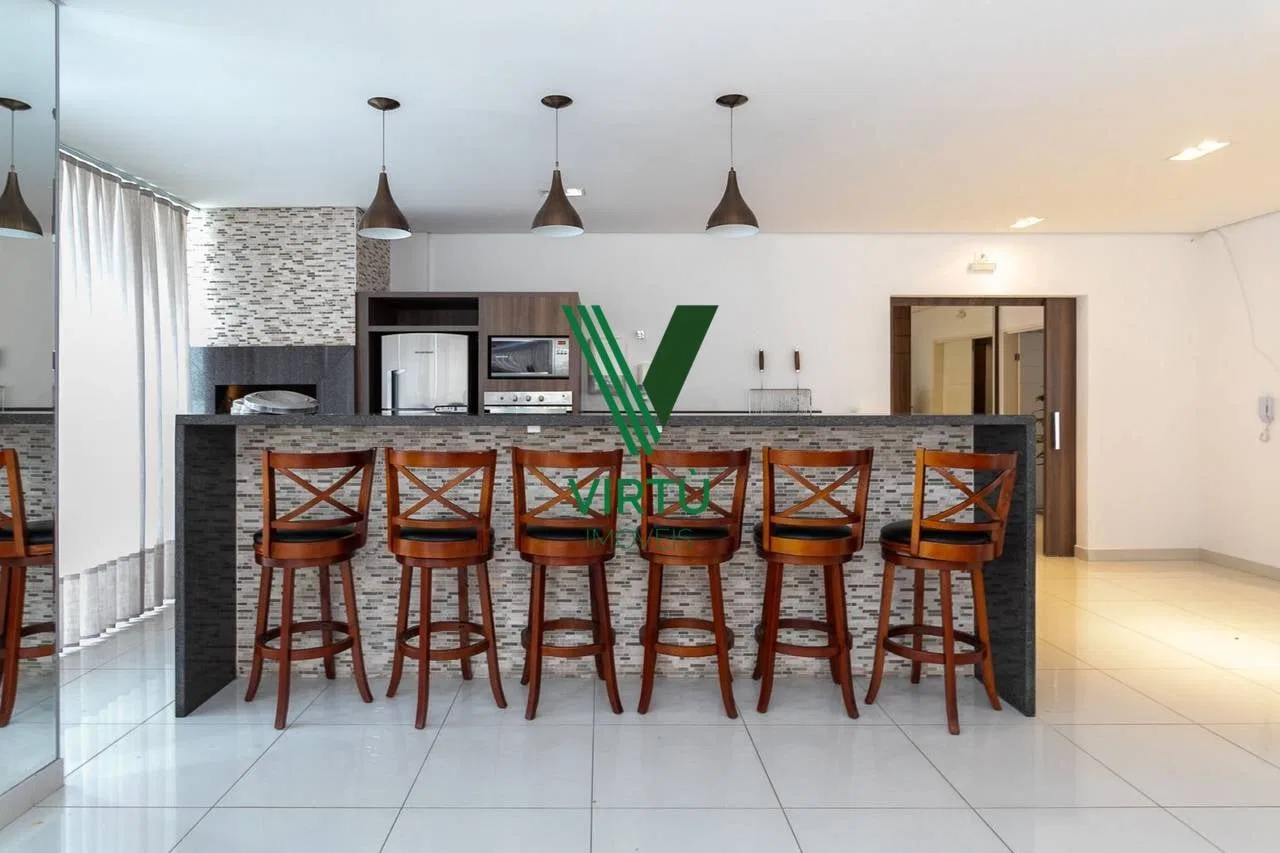 Furnished 3-bedroom apartment with enclosed balcony — photo 13