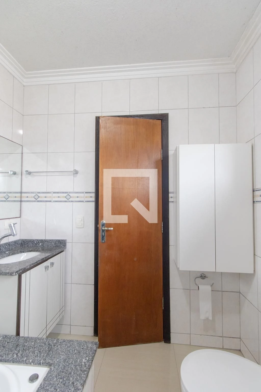 3-bedroom house with a private pool in Curitiba — photo 37