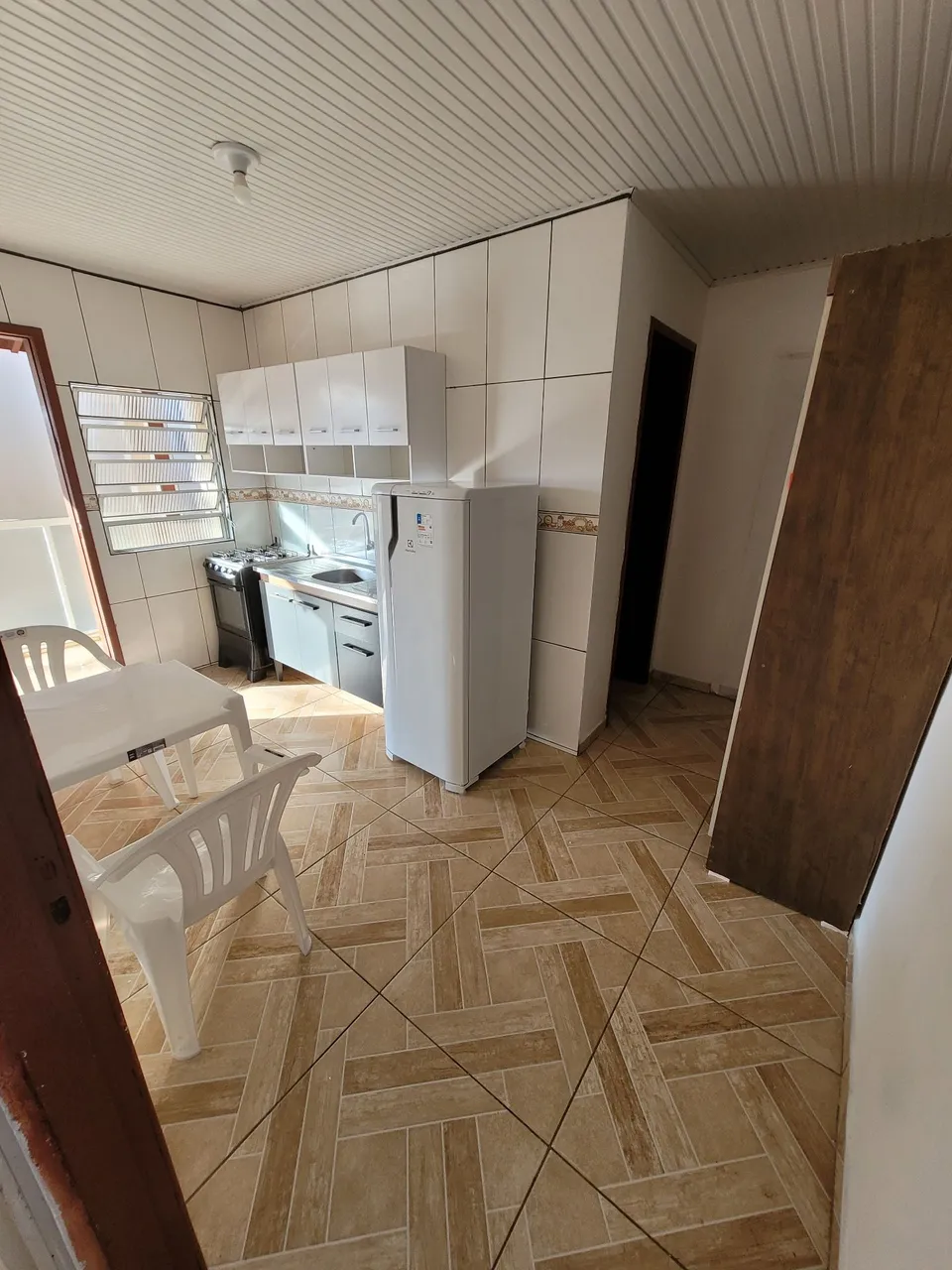 Furnished studio with 1 bedroom and a balcony — photo 3