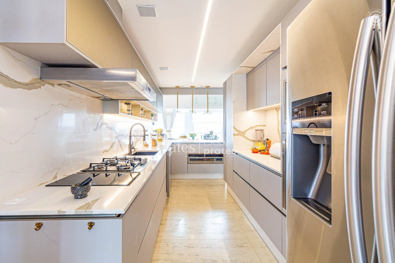 Apartment with 3 en-suite bedrooms, 230 m² and parking — photo 5