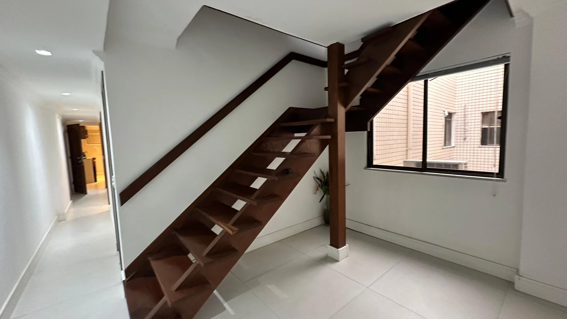 300 m² apartment with a washing machine and a dishwasher — photo 36