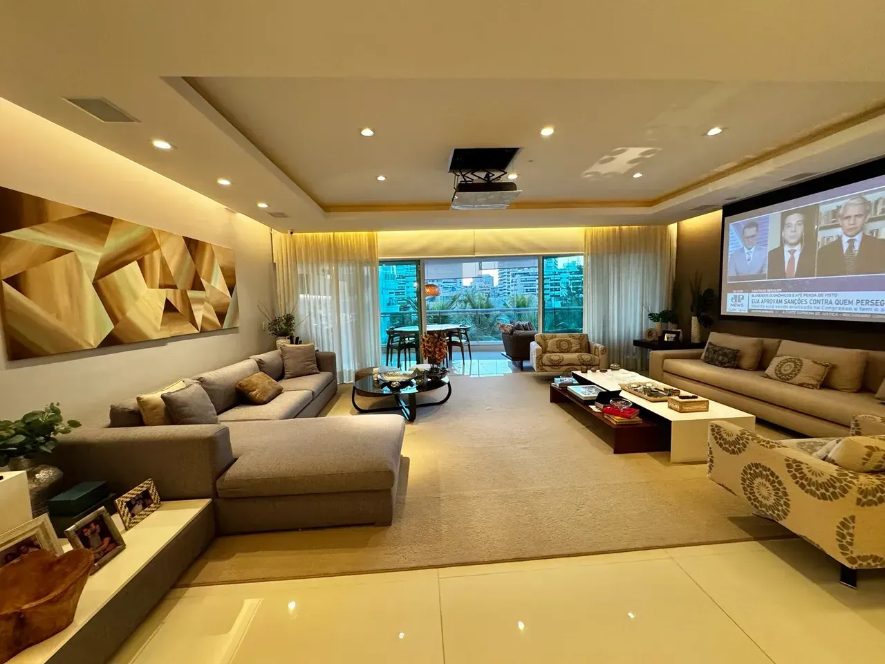 Furnished apartment with 4 bedrooms and open-plan kitchen — photo 6