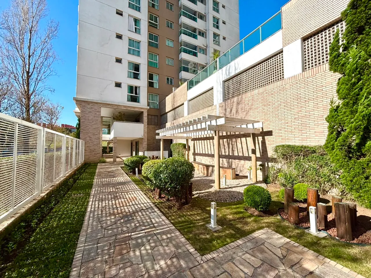 75 m² apartment with 2 bedrooms and a balcony — photo 27