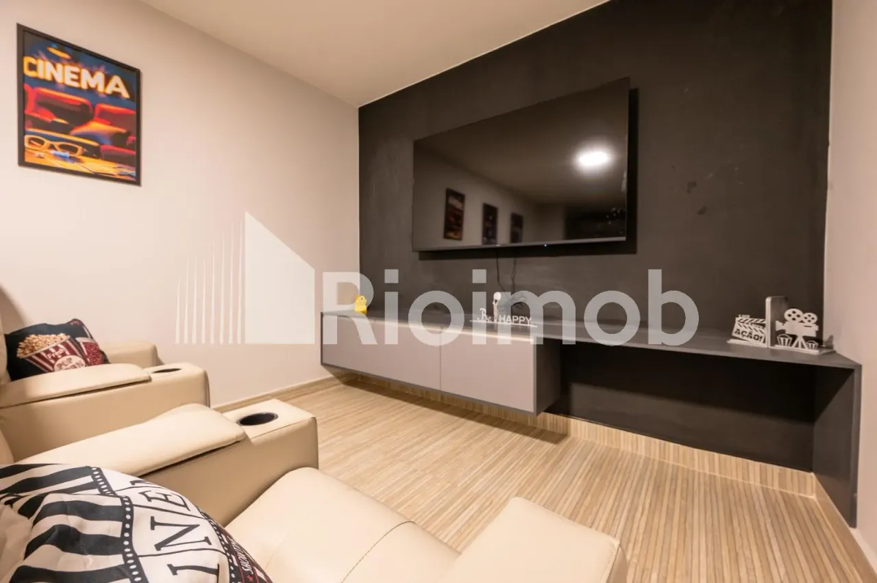 2-bedroom apartment with 1 suite and a balcony — photo 12
