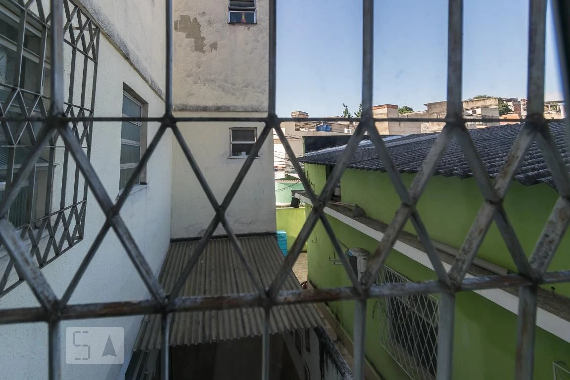 Furnished 2-bedroom apartment with built-in wardrobes — photo 10