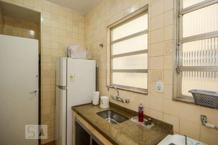 One-bedroom apartment with a washing machine — photo 7