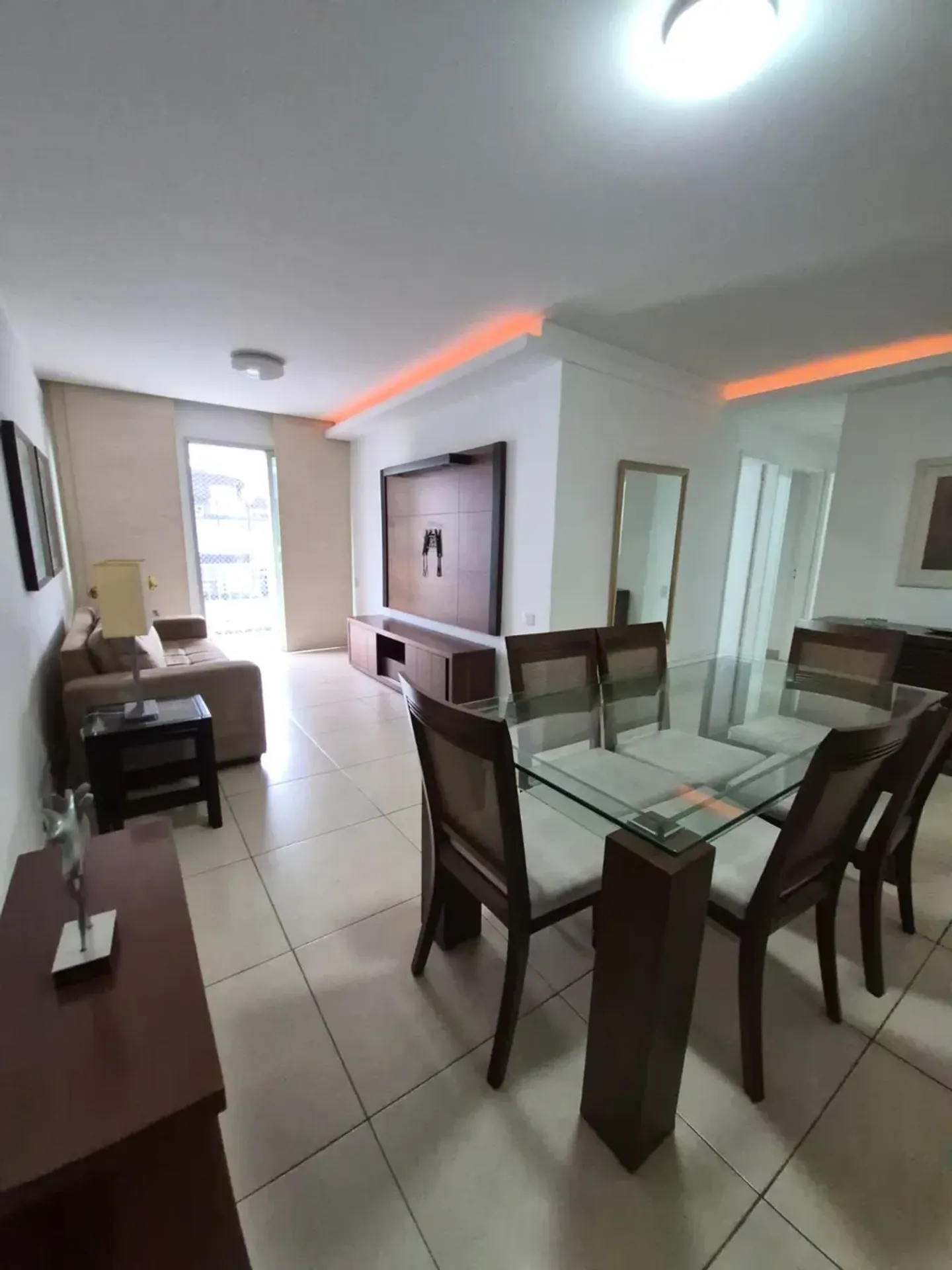 Home office in a 3-bedroom apartment, 140 m²