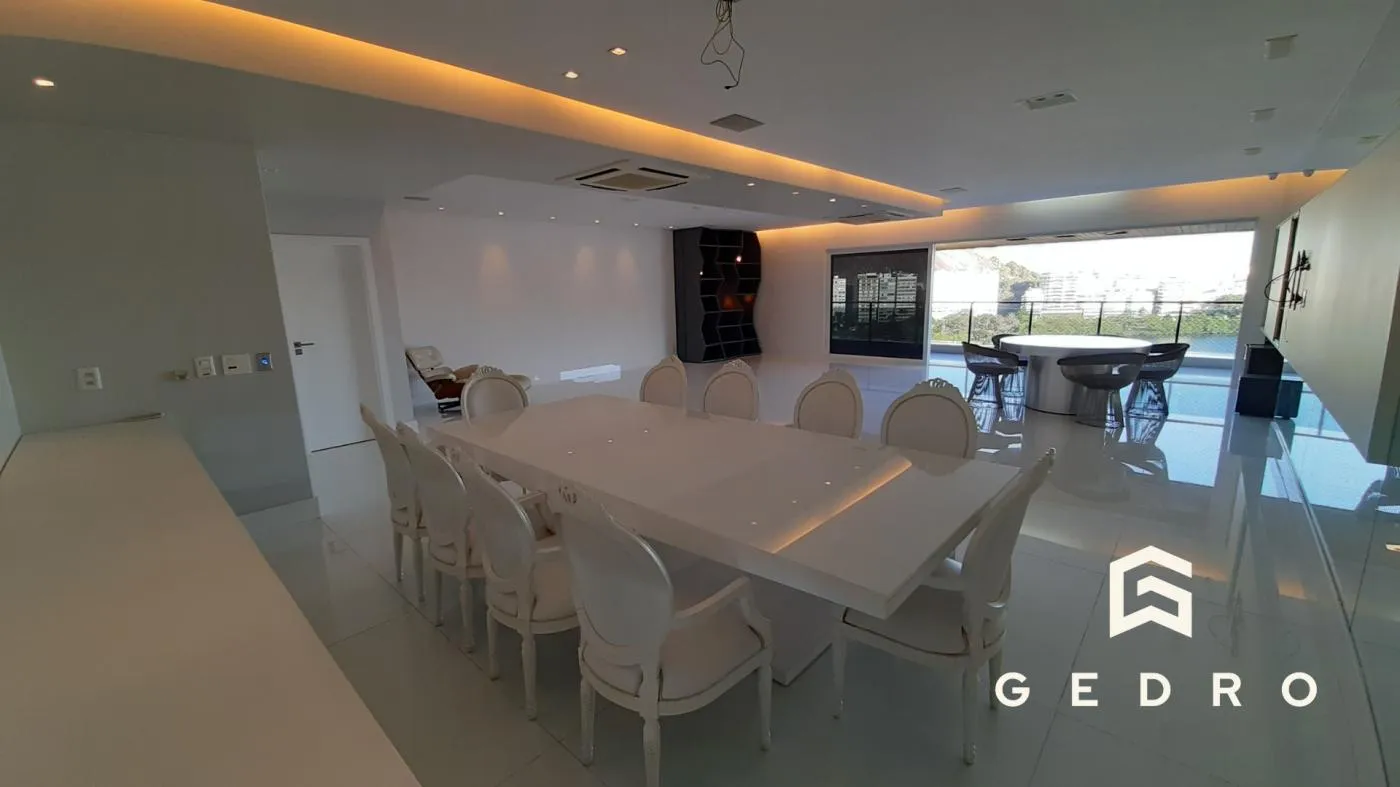 Furnished apartment, 320 m², with a water view — photo 14