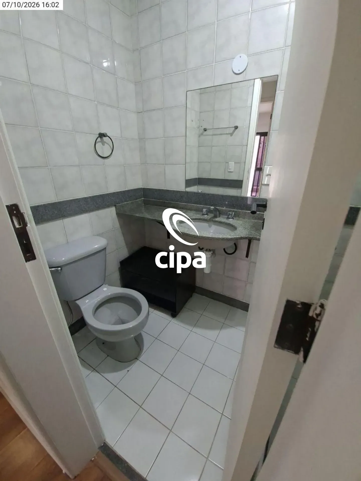 Apartment, 179 m², with wood or laminate floors — photo 4