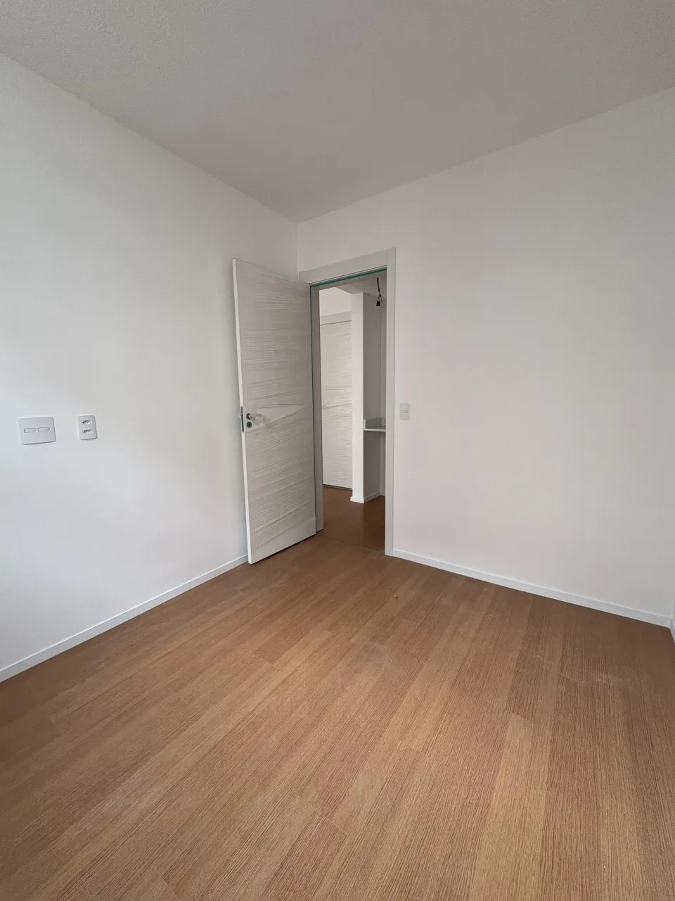 Unfurnished 1-bedroom apartment with 1 bathroom and parking — photo 10