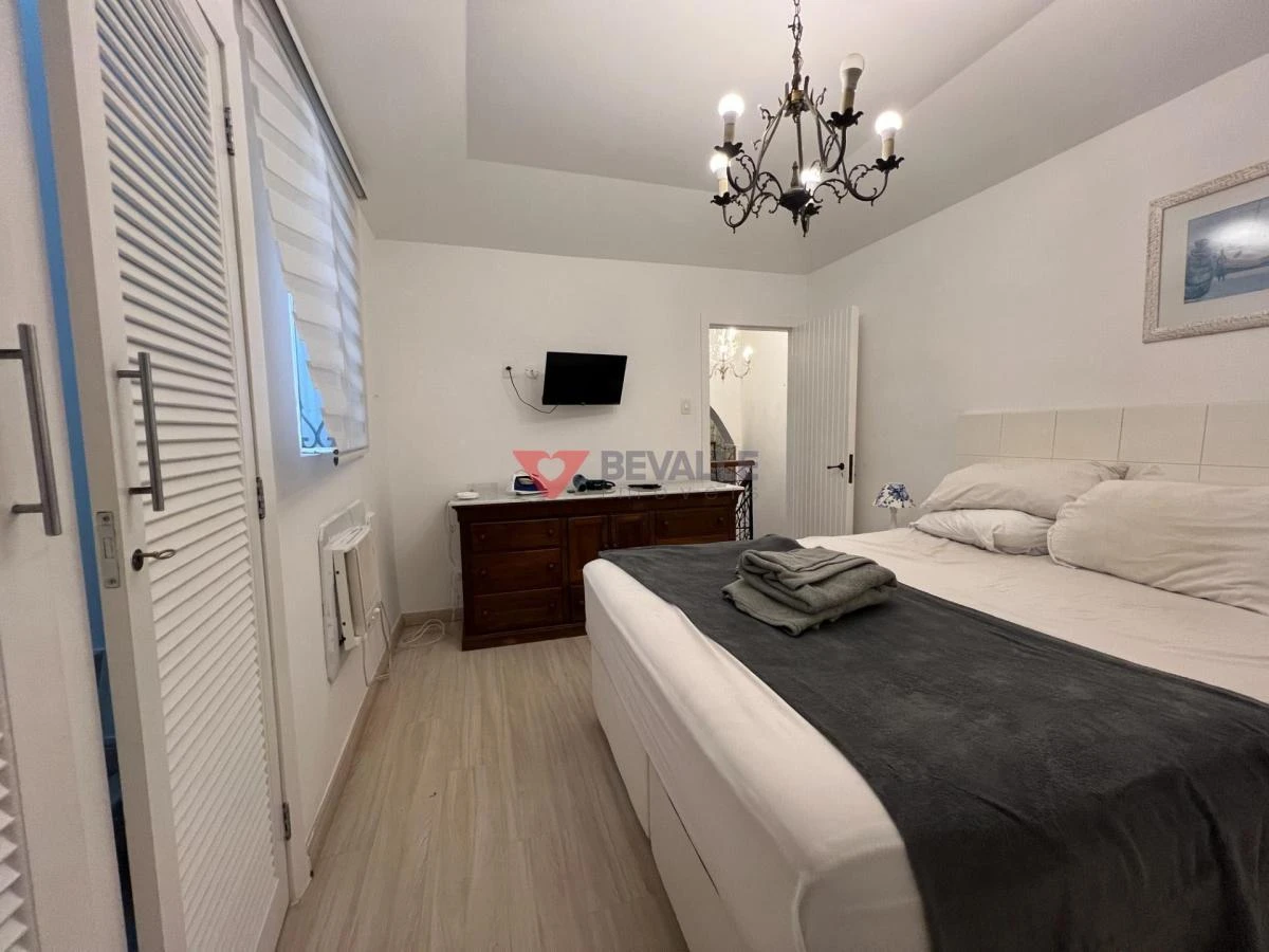 220 m² house with a washing machine and a home office — photo 9