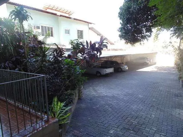 Apartment with a closed-off kitchen and 3 bedrooms — photo 18