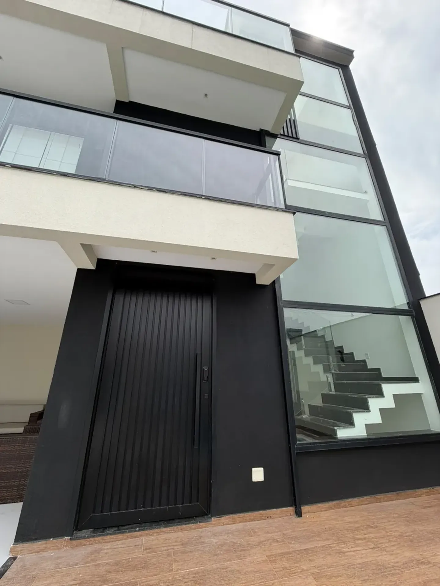 House, 370 m², with floor-to-ceiling windows — photo 27