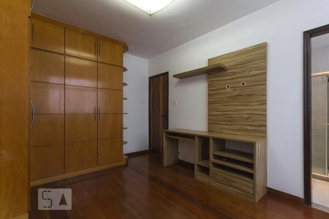 195 m² rental apartment with 3 bedrooms and 2 parking spaces — photo 9