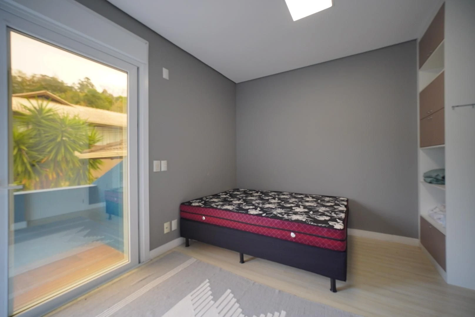 4-bedroom house with a mountain view in Florianópolis — photo 4