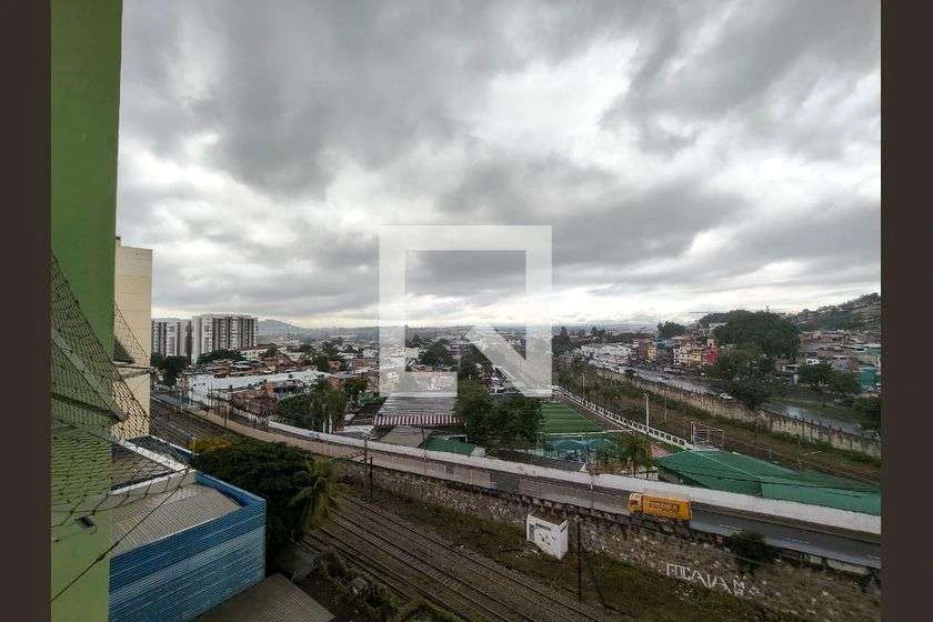 Apartamento de 2 quartos com box de vidro e ducha elétrica — photo 19