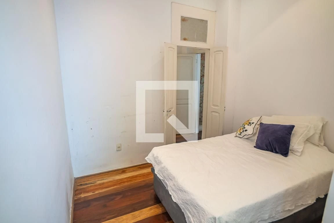 Furnished house, 300 m², with floor-to-ceiling windows — photo 56