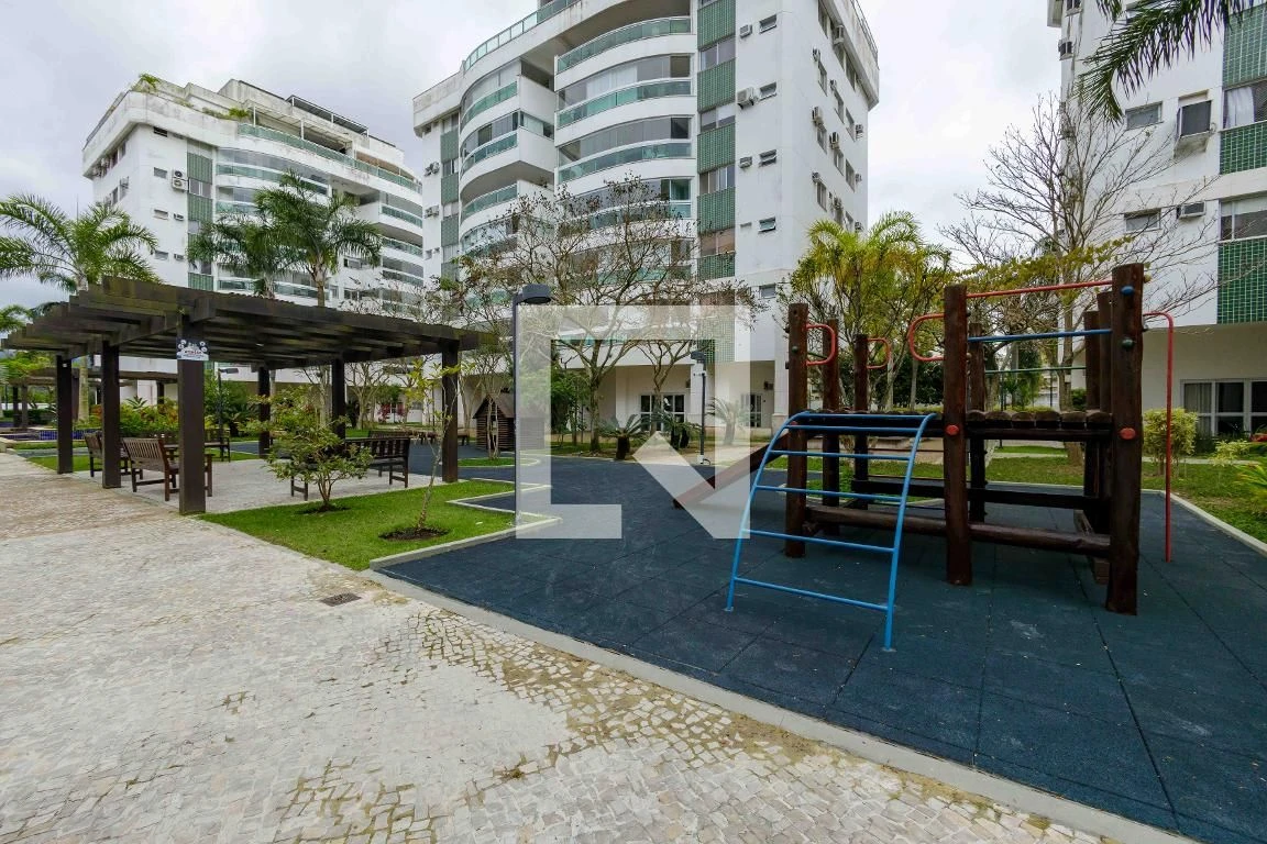 Rental apartment with 4 bedrooms and a glassed-in balcony — photo 79