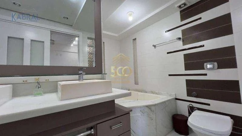Furnished 3-bedroom apartment with enclosed balcony — photo 11