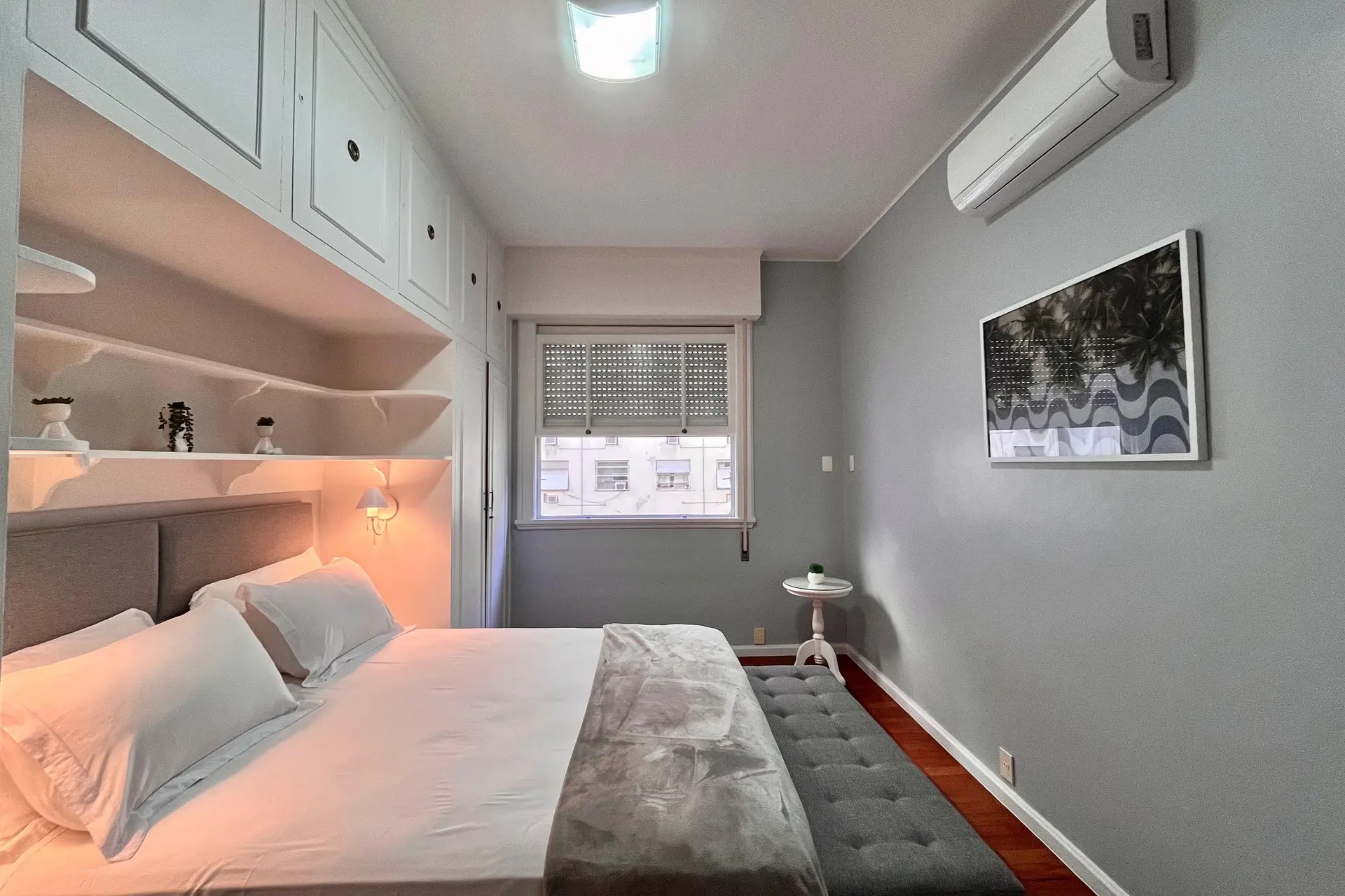 3-bedroom apartment with a working laundry setup — photo 3