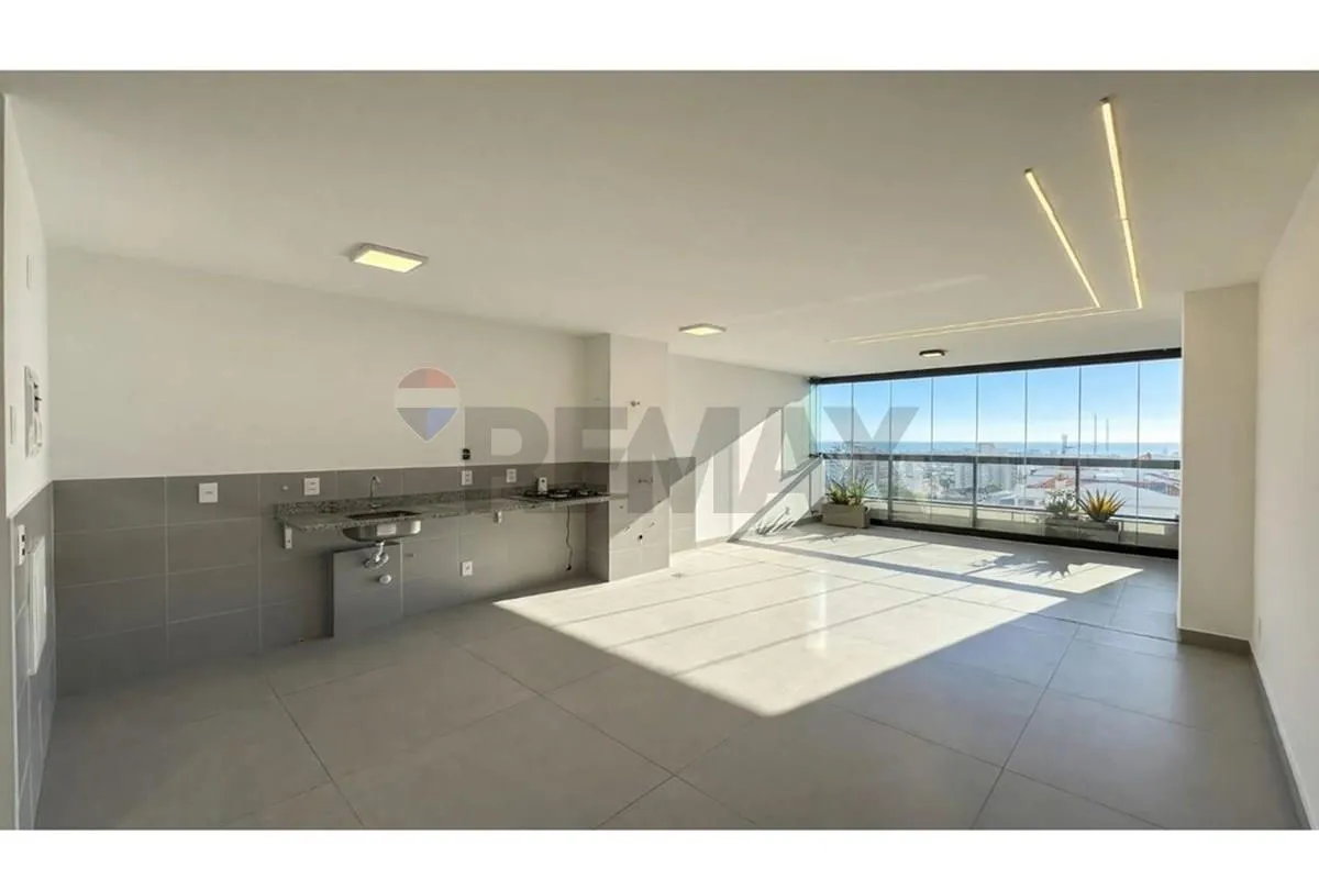 Glass-enclosed balcony in a 3-bedroom apartment, 119 m² — photo 7