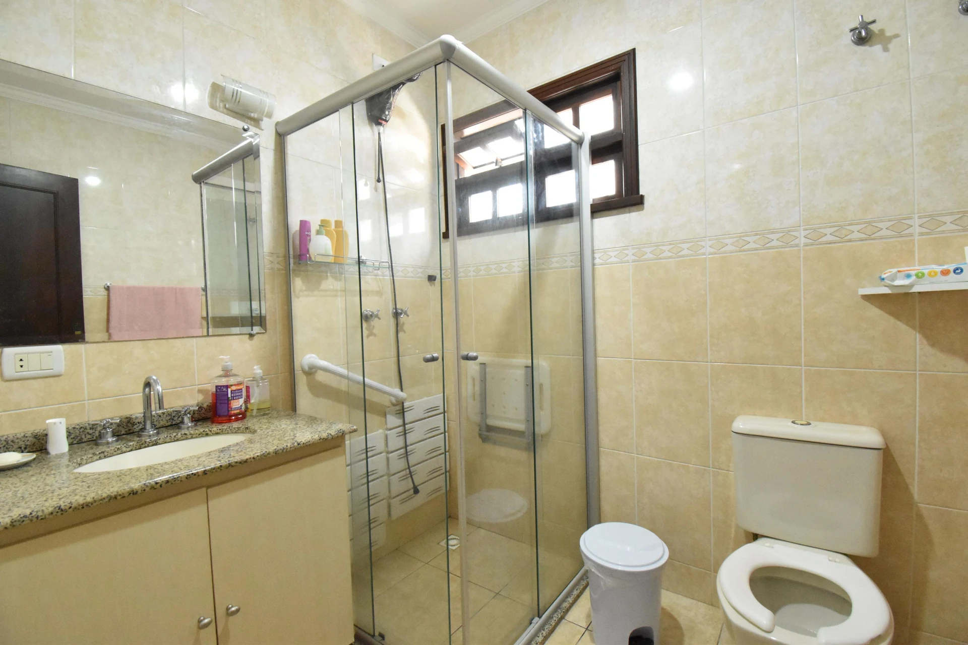 Будинок із 3 спальнями та джакузі — photo 18