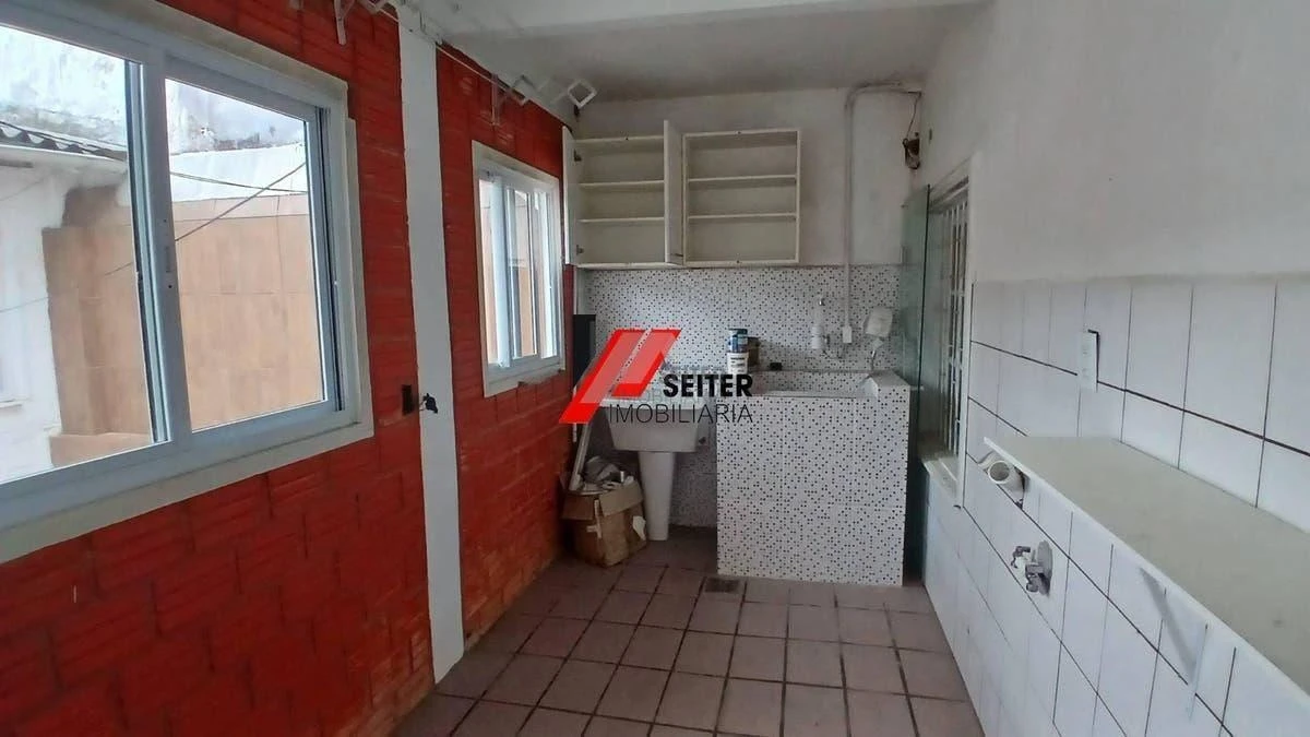 4-bedroom house with a home office in Florianópolis — photo 41