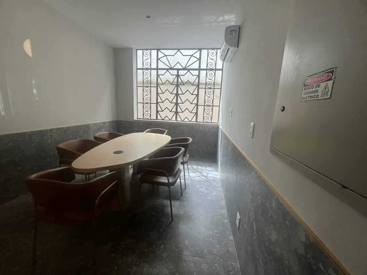 Furnished 1-bedroom apartment with separate gas kitchen — photo 15