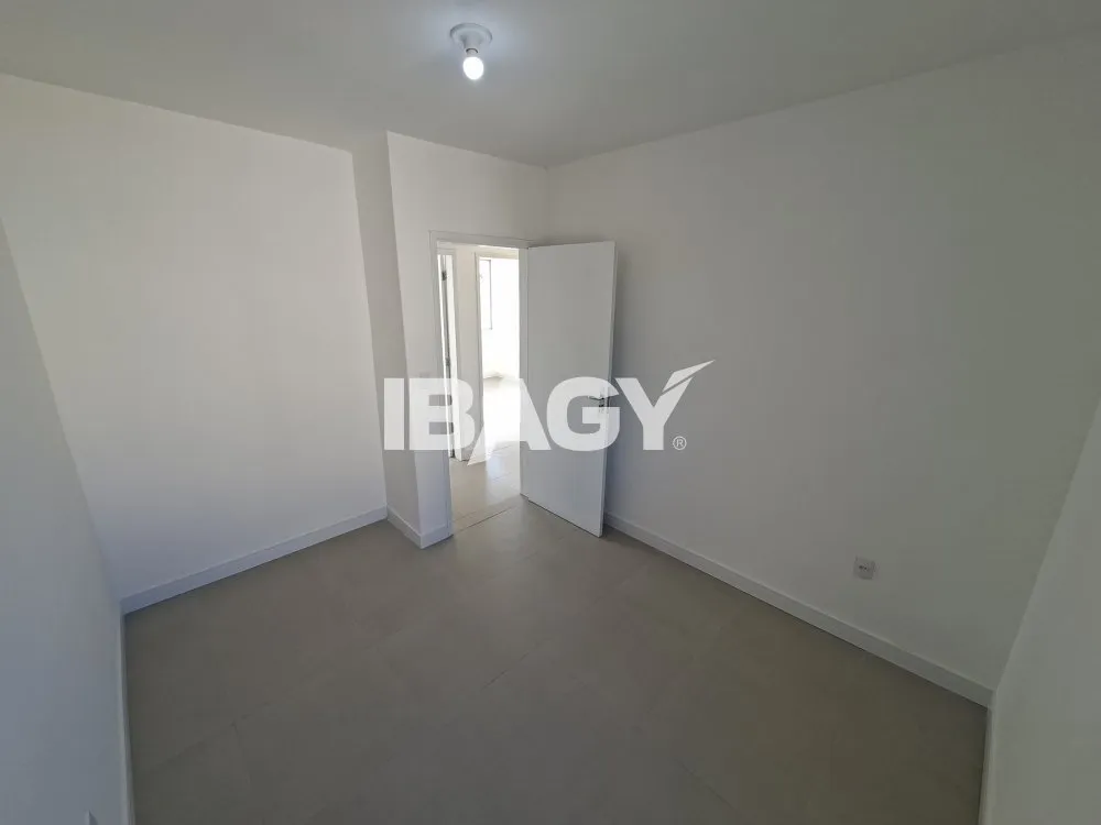 3-bedroom apartment with a half-bath and parking — photo 7