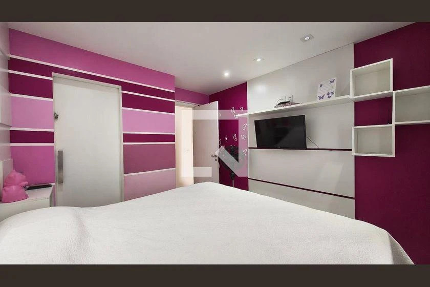 One-bedroom apartment with a mountain view — photo 6