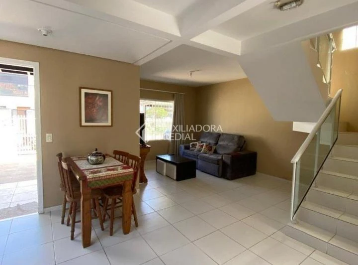 200 m² house with 3 bedrooms, 3 baths, 3 parking