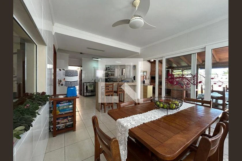 Furnished 284 m² house with 4 bedrooms and balcony — photo 18