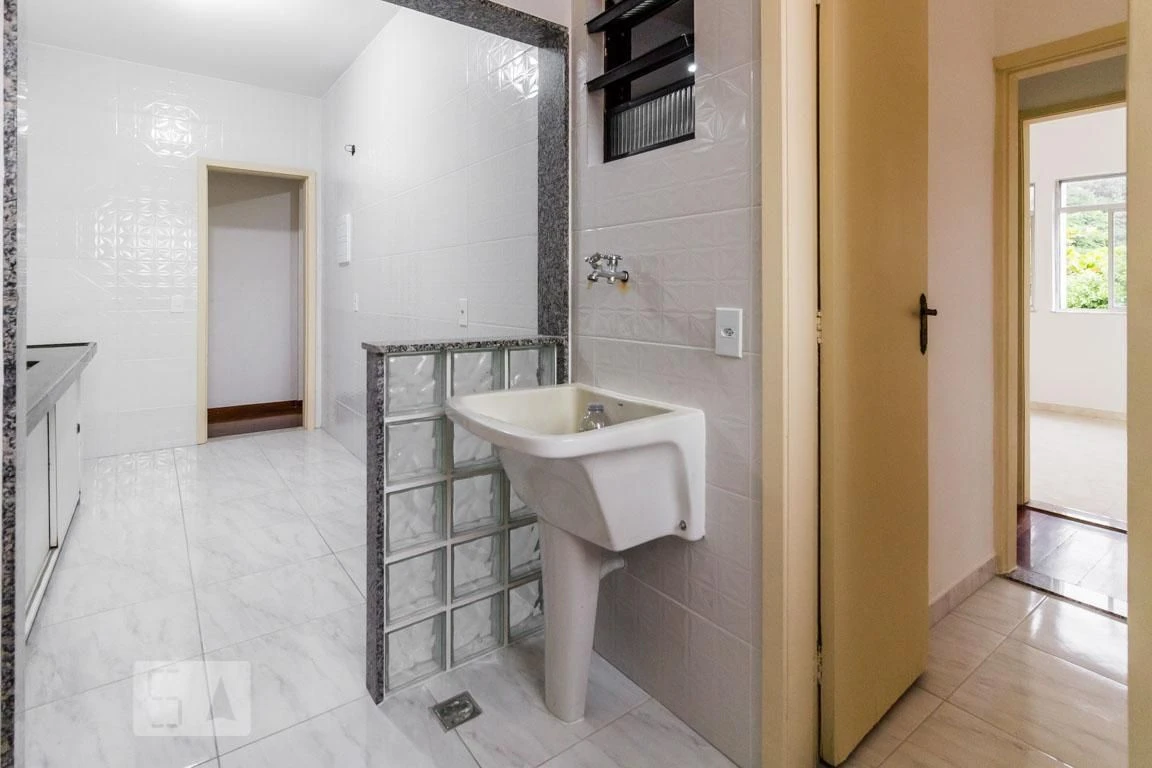 2-bedroom rental apartment with 1 bathroom and parking — photo 13