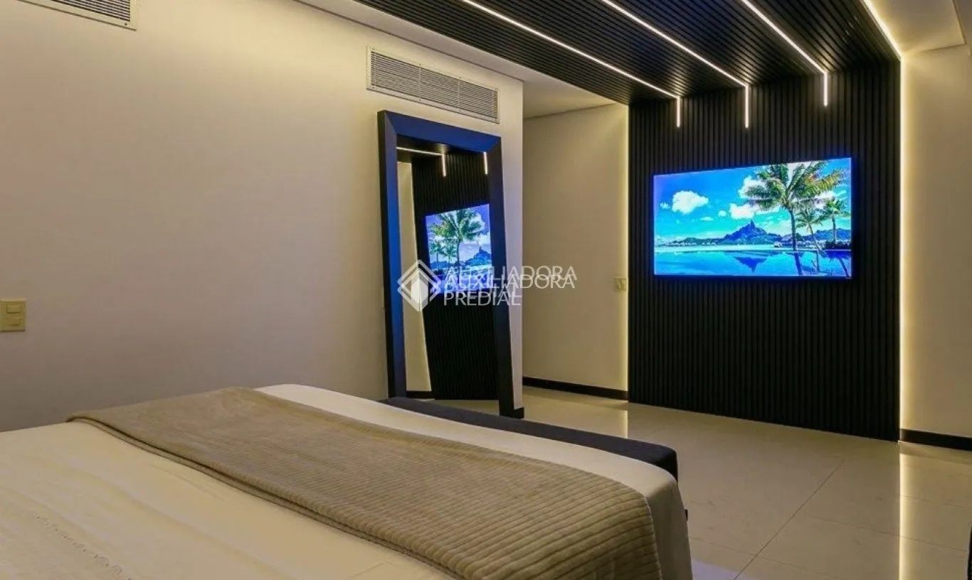 Furnished house with 6 en-suite bedrooms and 7 baths — photo 7