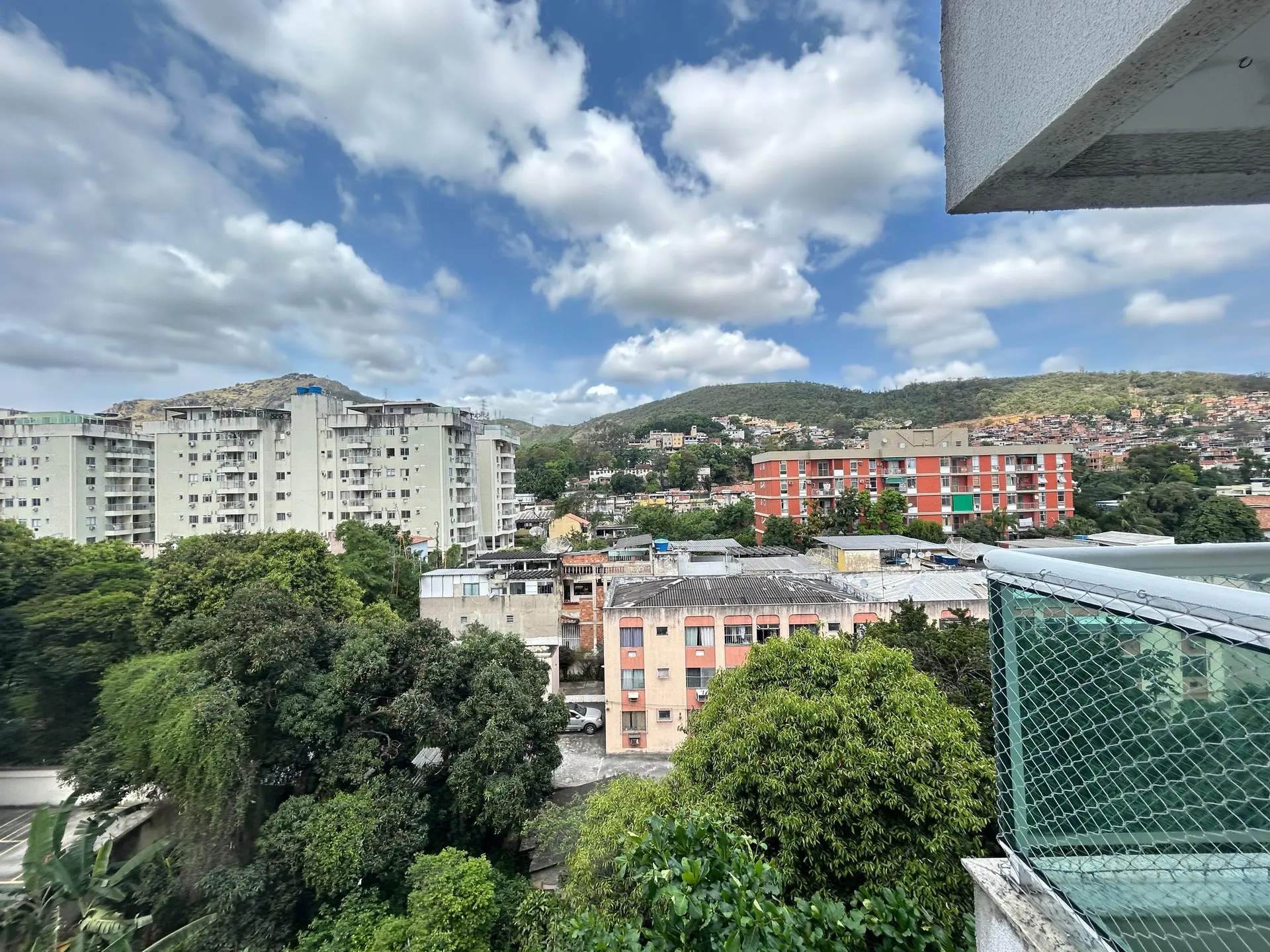 2-bedroom apartment with a mountain view in Rio de Janeiro — photo 11
