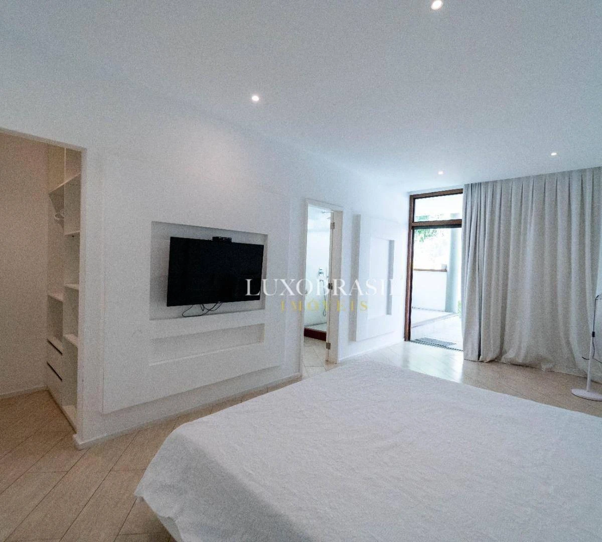 Будинок із 6 люксами та 9 ванними 750 м² — photo 27