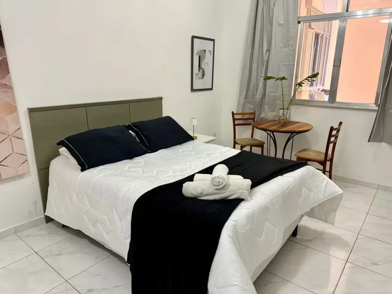Furnished 1-bedroom apartment with tiled floors — photo 4