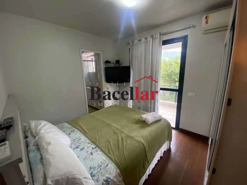 2-bedroom apartment with 4 bathrooms and 180 m² — photo 4