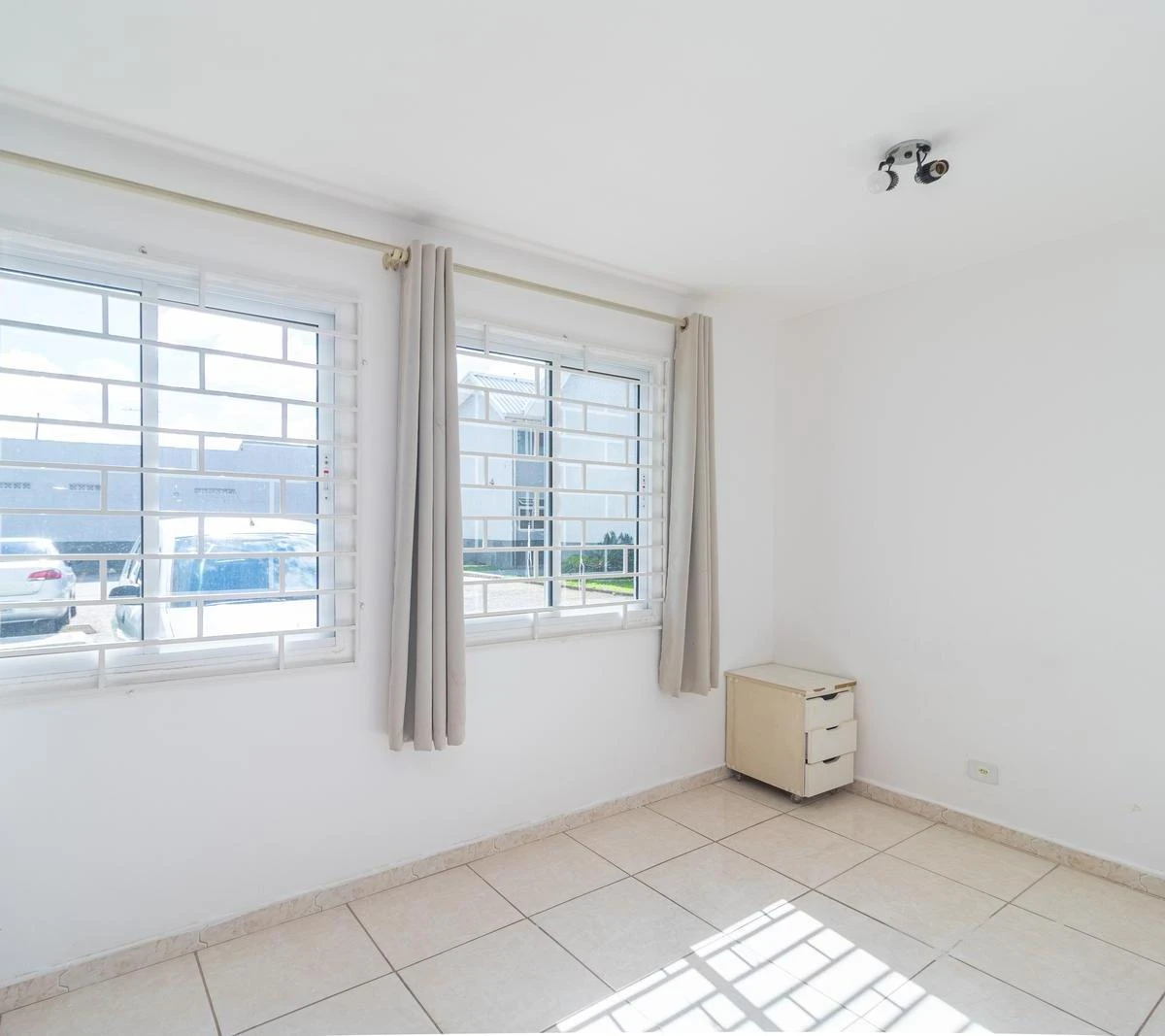 2-bedroom apartment with a washing machine in Curitiba — photo 7