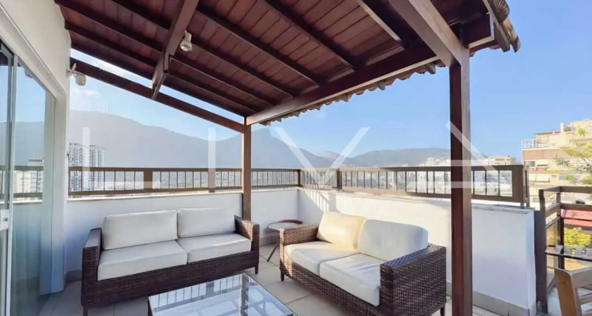 4-bedroom apartment with a grill on the balcony — photo 9