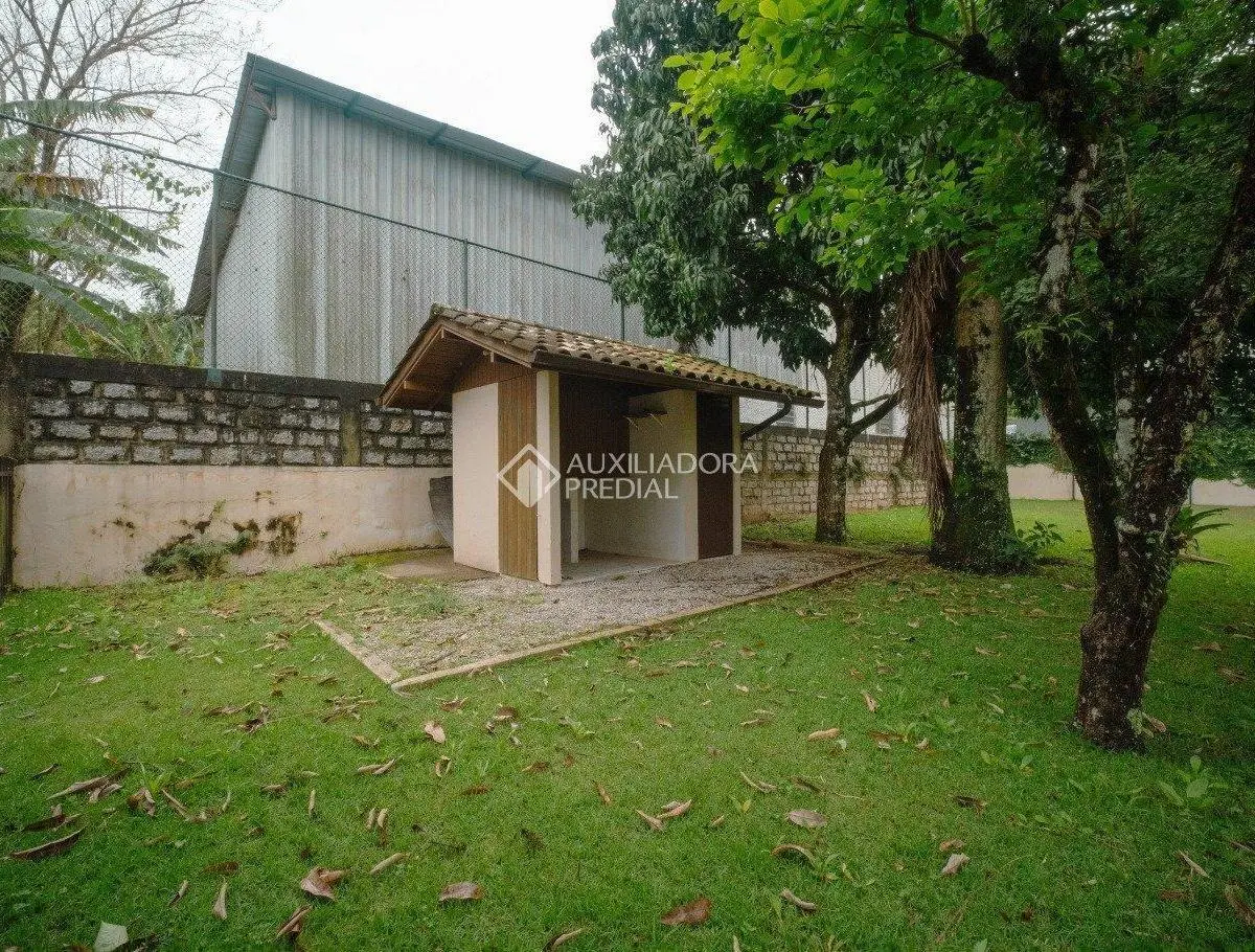 1723 m² house with a bathtub and a grill on the balcony — photo 46
